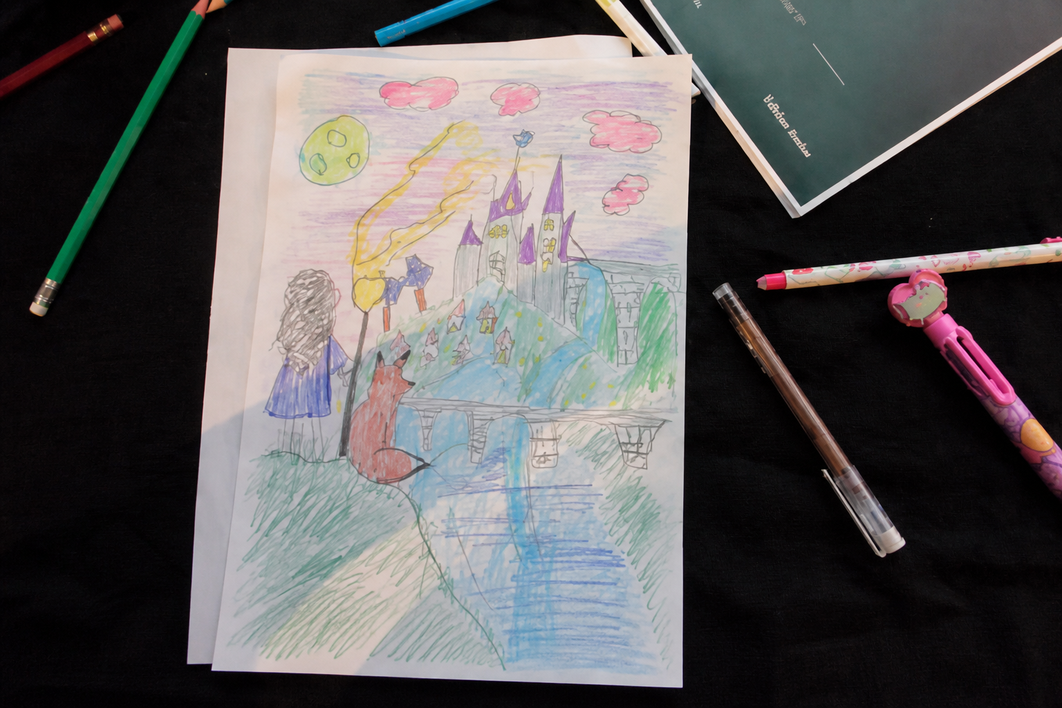 Le dessin original d'un château créé pendant un atelier Velvet Fox